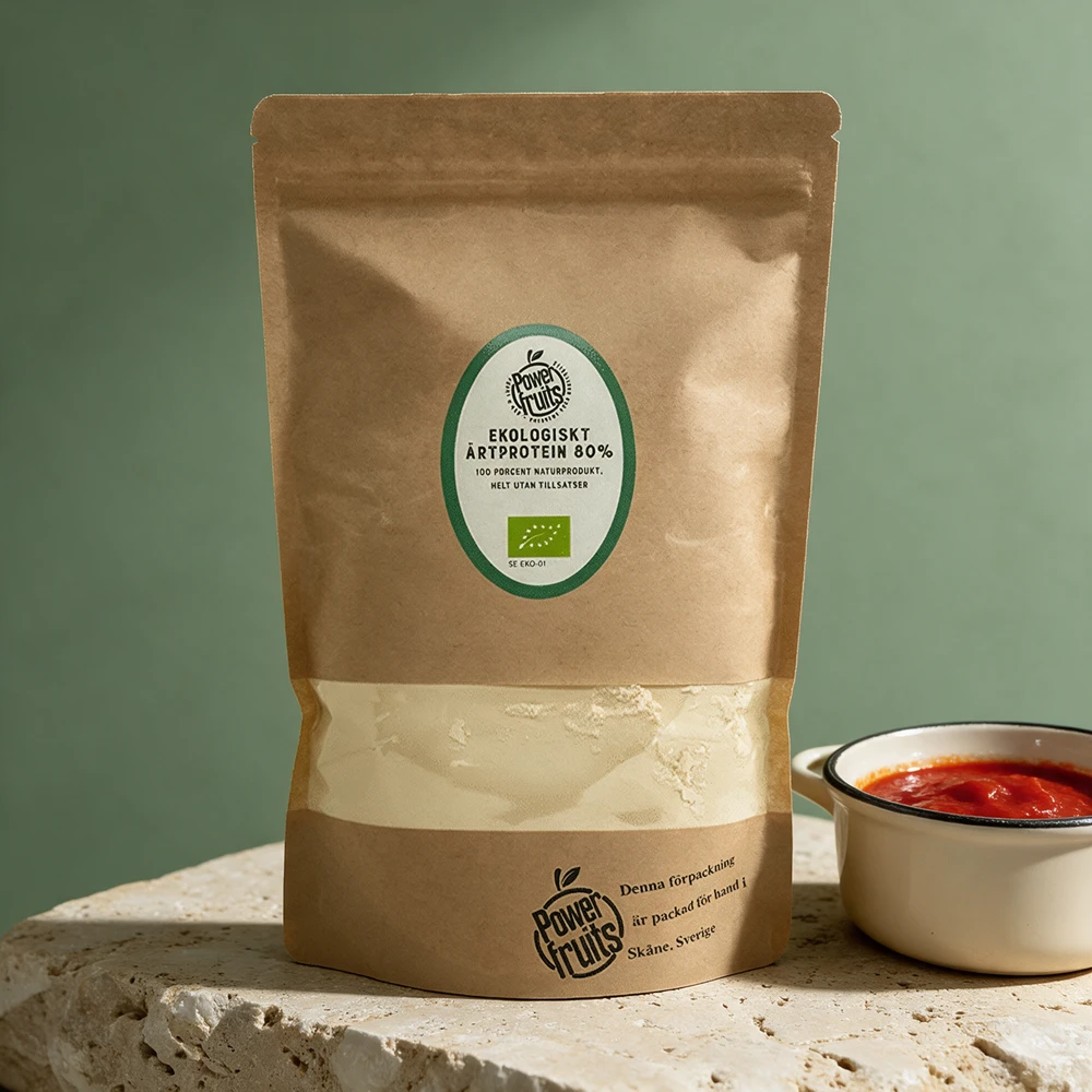 Powerfruits Ekologiskt Ärtprotein 80 %, papirpose med vindu der pulveret synes