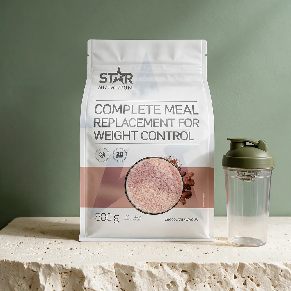 Star Nutrition Complete Meal Replacement for Weight Control Chocolate flavour, pose på 880 g, og en shaker med nett