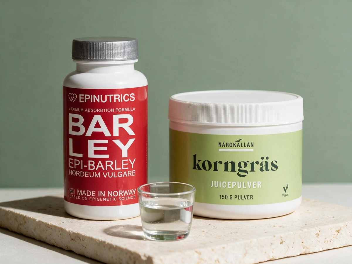 Epinutrics Epi-Barley, hvit kapselboks med rød etikett og sølvfarget skrulokk, og Närokällan Byggressjuice, bred hvit boks med grønn etikett