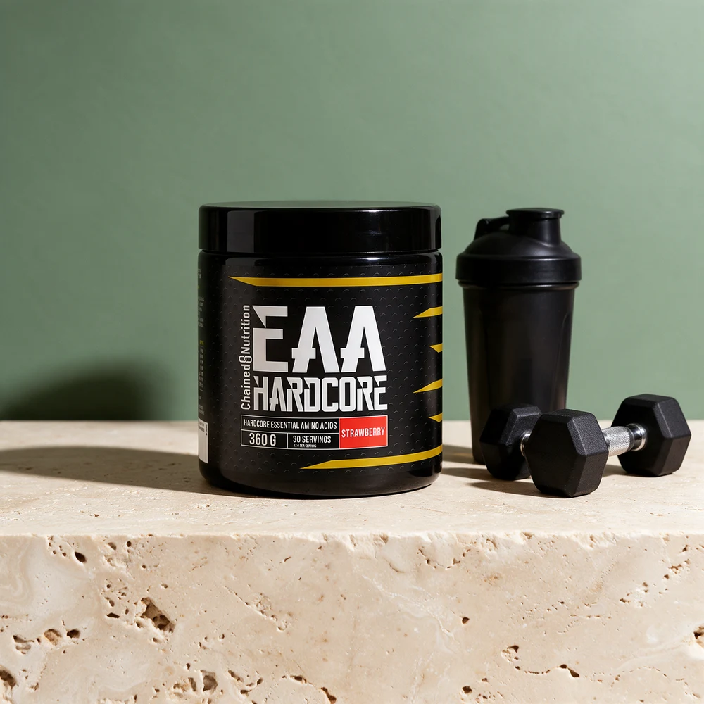 Chained Nutrition EAA Hardcore med jordbærsmak, svart boks på 360 gram med 30 servings