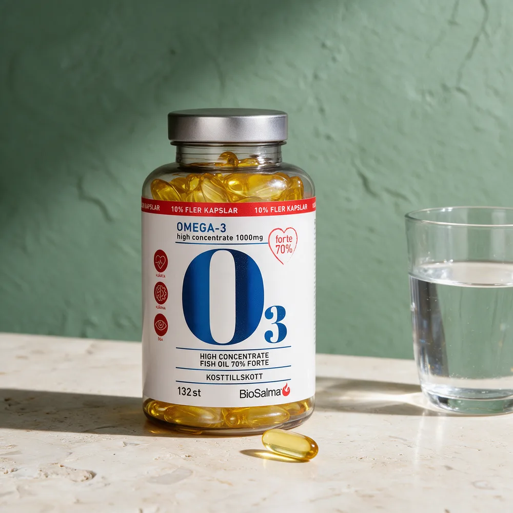 BioSalma Omega3 Forte 70 % med én gyllen kapsel foran boksen