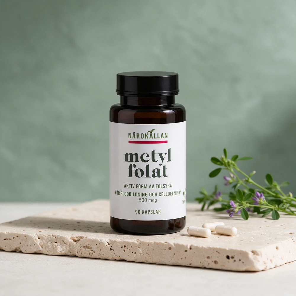 Närokällan Metylfolat 500 mcg, flaske med 90 kapsler, og kapsler foran
