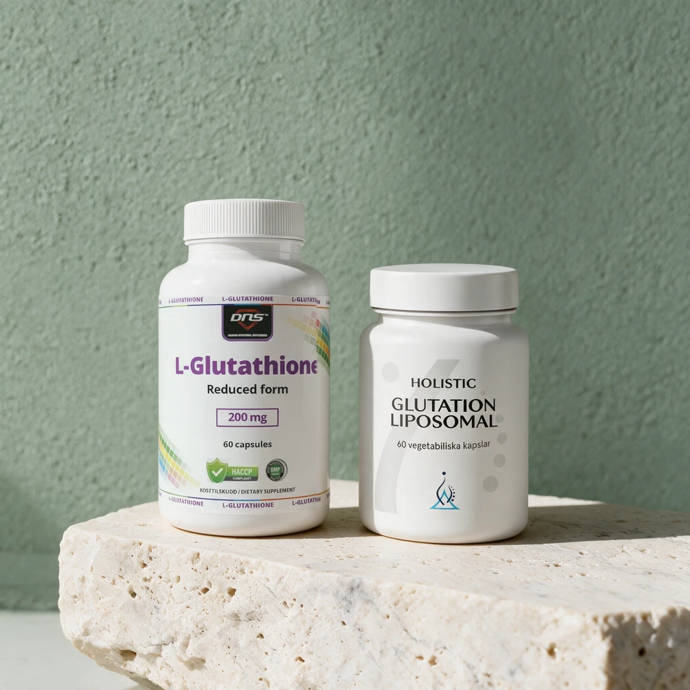 DNS L-Glutathione og Holistic Glutation Liposomal, to hvite kapselbokser