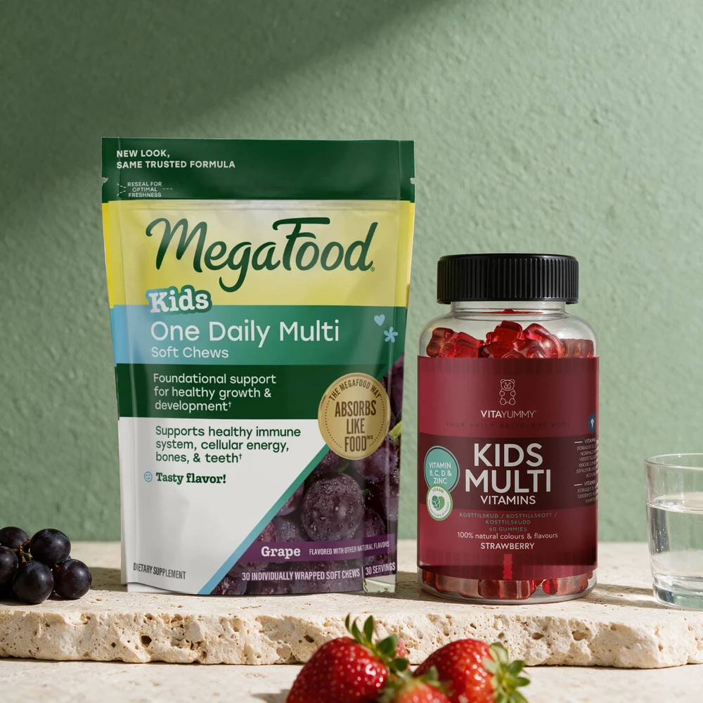 MegaFood Kids One Daily og VitaYummy Multivitamin Barn, de to med sukker i innholdslisten