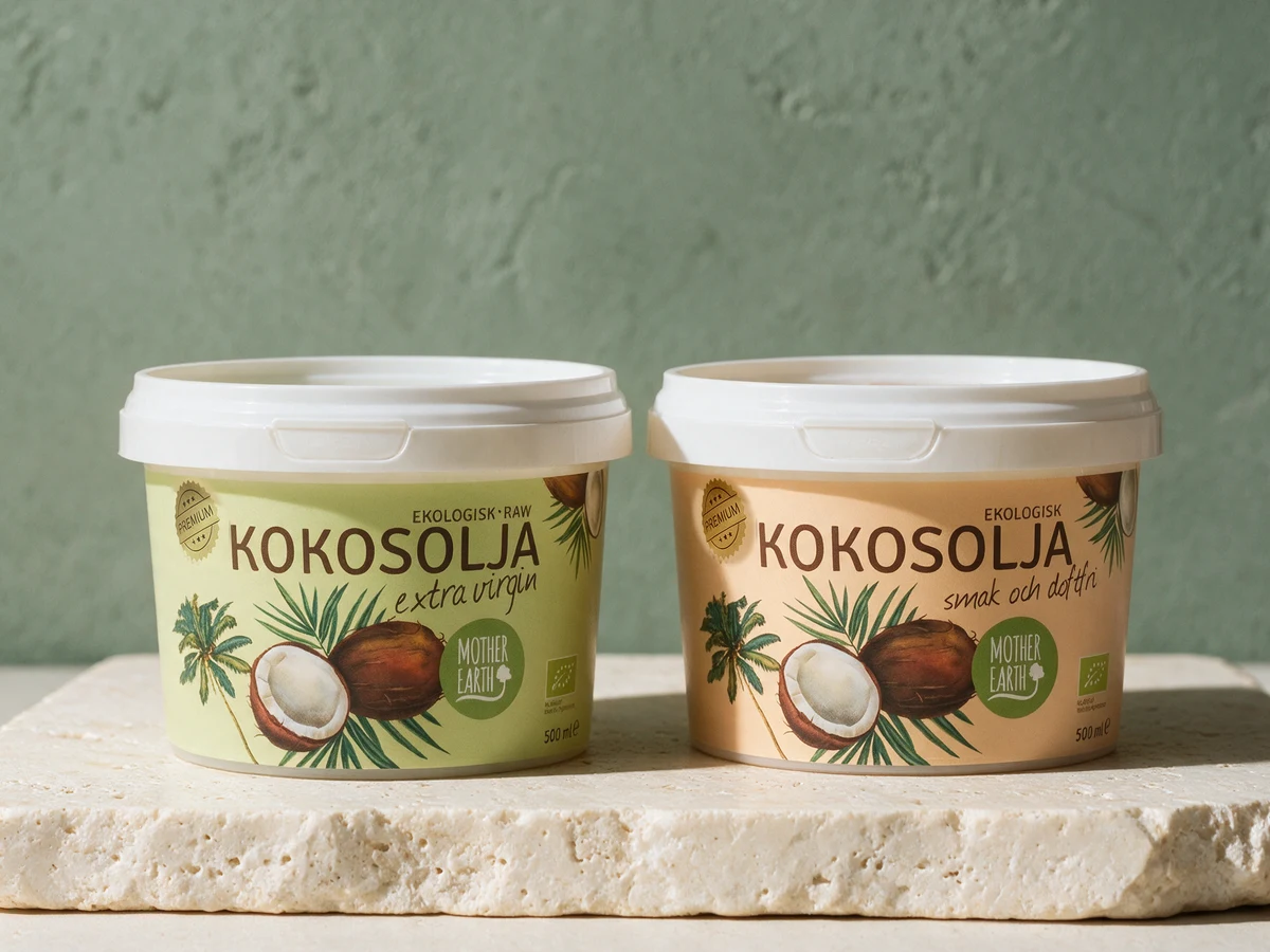 Mother Earth Kokosolja «extra virgin», merket «raw», og Mother Earth Kokosolja «smak och doftfri» – samme merke, kaldpresset og raffinert