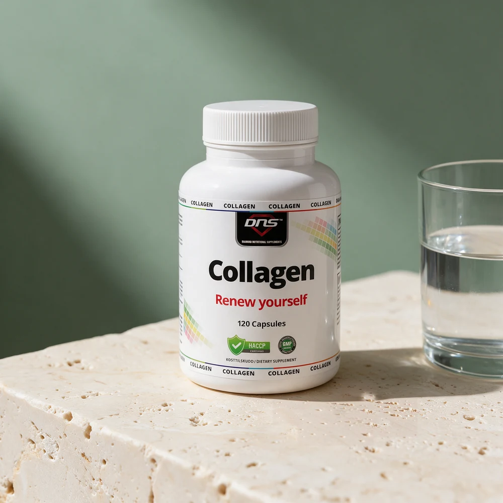 DNS Collagen Renew Yourself i hvit boks ved siden av et glass vann