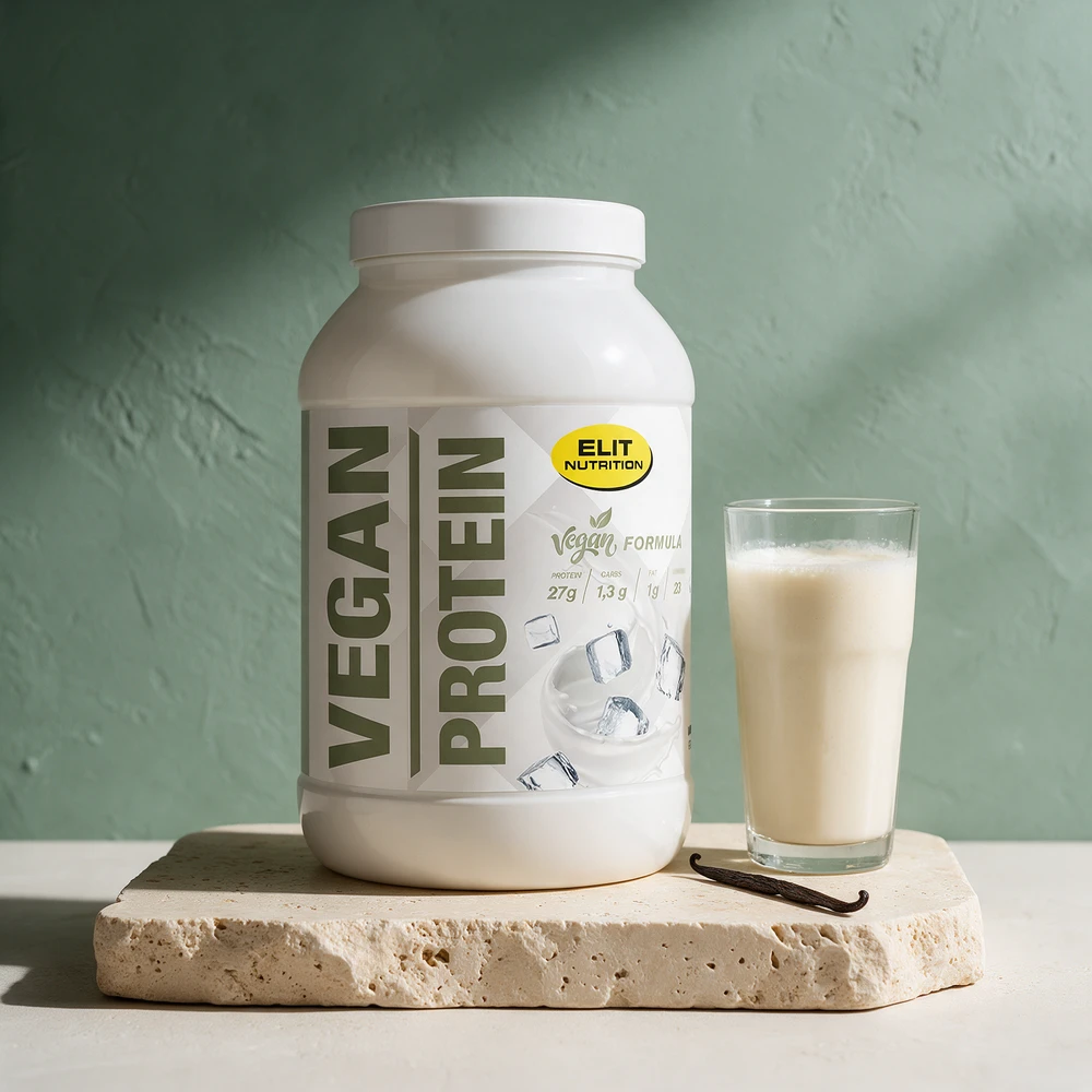 ELIT Vegan Protein i hvit boks ved et glass planteshake