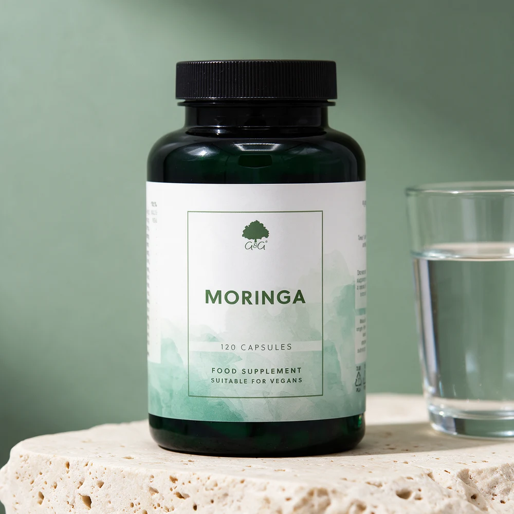 G&G Vitamins Moringa, mørkegrønn krukke med hvit etikett og 120 kapsler