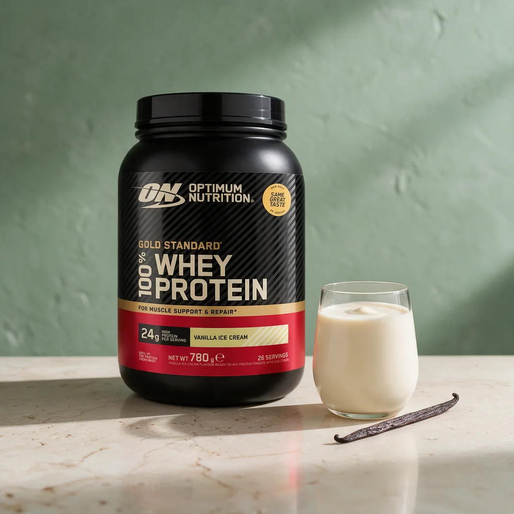Optimum Nutrition Gold Standard 100 % Whey Vanilla Ice Cream, svart boks på 780 g merket «24 g protein per serving» og «26 servings»