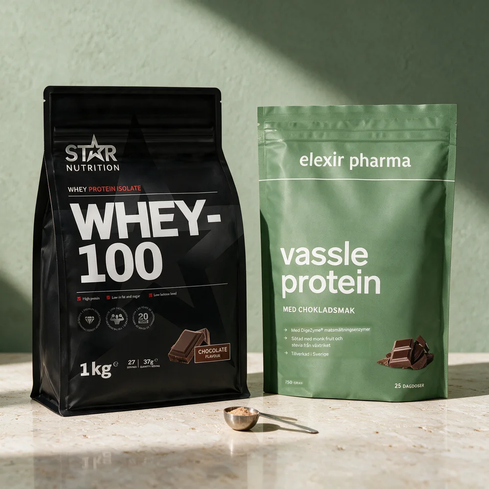 Star Nutrition Whey-100, svart pose merket «Whey protein isolate», og Elexir Pharma Vassleprotein, grønn pose merket «med chokladsmak»
