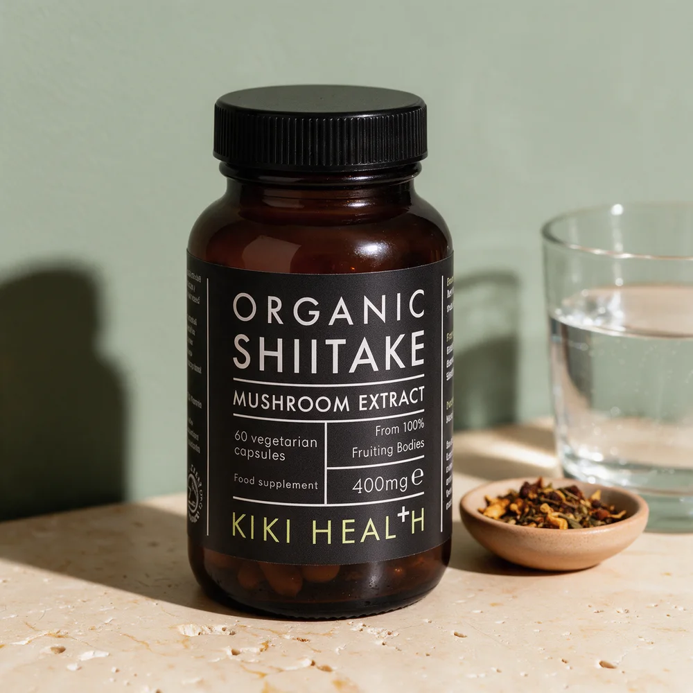 Kiki Health Organic Shiitake Mushroom Extract i brun boks med svart lokk, 60 kapsler à 400 mg
