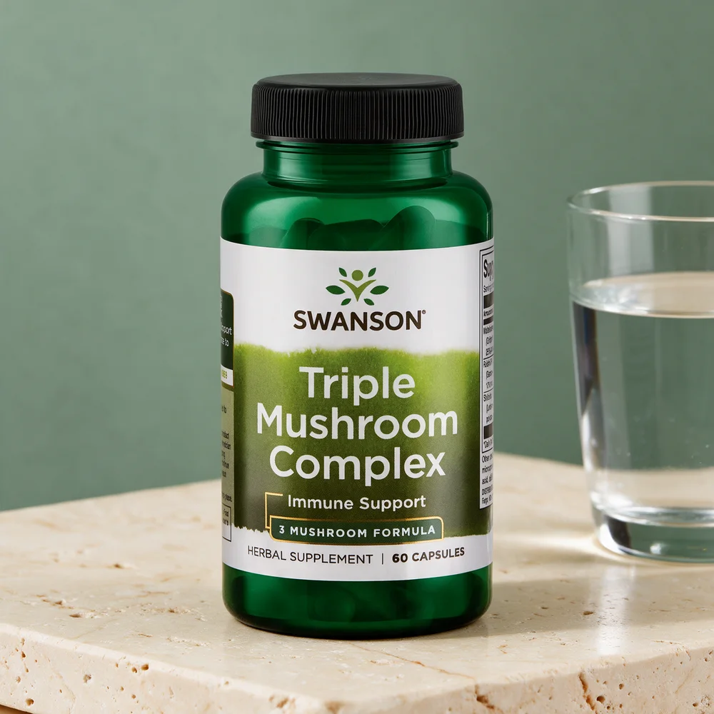 Swanson Triple Mushroom Complex i grønn boks med svart lokk, 3 Mushroom Formula og 60 kapsler